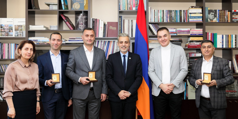 Հայաստանի երկու պետական անսամբլների ներկայացուցիչներ հոբելյանական տարվա շրջանակում պարգևատրվել են ԿԳՄՍՆ ոսկե մեդալներով